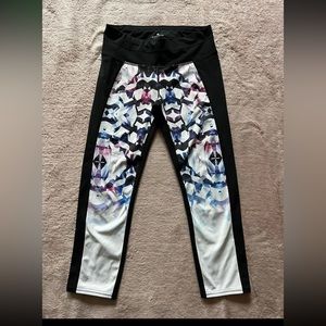 Athleta Black White‎ Multi Geometric Print Mid-Rise  Athletic Leggings Small